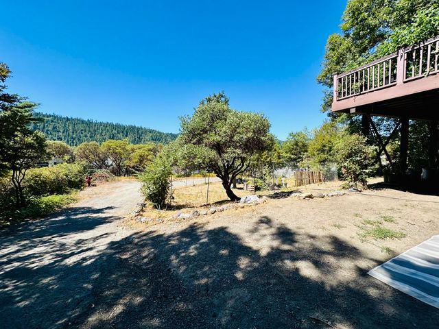 176 Rusk Lane, Redway, CA 95560