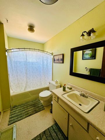 176 Rusk Lane, Redway, CA 95560