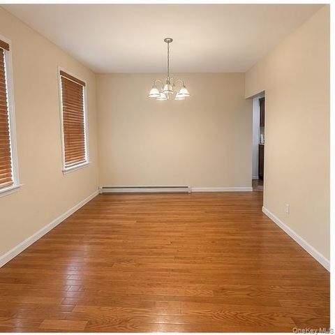 18 Elizabeth Court, Hempstead, NY 11550
