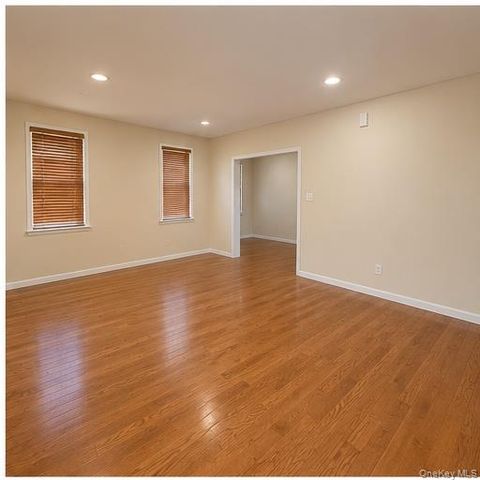 18 Elizabeth Court, Hempstead, NY 11550