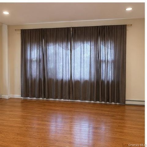 18 Elizabeth Court, Hempstead, NY 11550