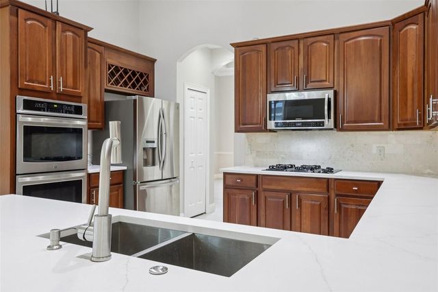 11608 CLAYMONT CIRCLE, Windermere, FL 34786