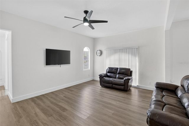 800 N CHURCH AVENUE, Mulberry, FL 33860