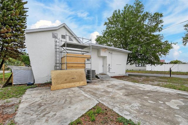 800 N CHURCH AVENUE, Mulberry, FL 33860