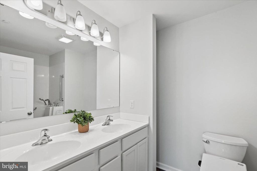 Image 19 of property listing at 9162 PEERLESS RD, Bishopville, MD 21813