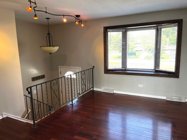 16500 76th Avenue, Tinley Park, IL 60477