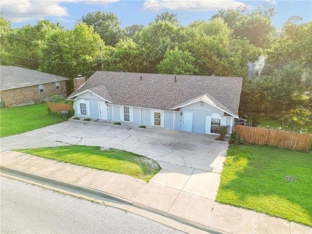 3153-3155 Old Missouri Road, Fayetteville, AR 72703