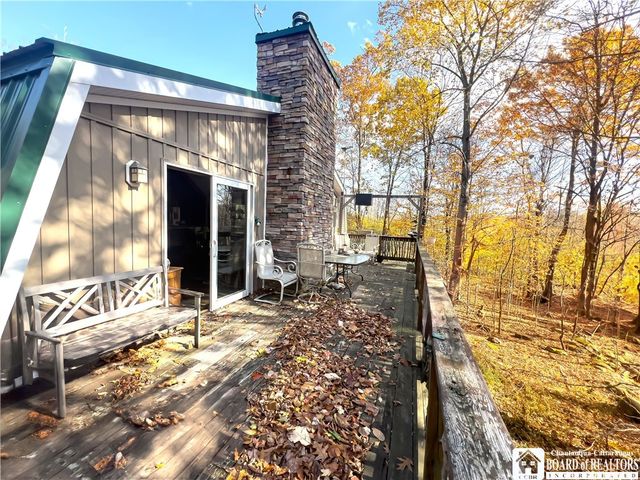 4174 Osborne Road, Pomfret, NY 14063