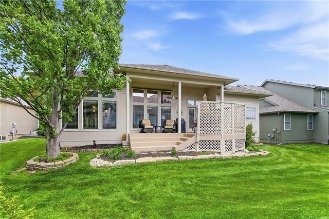 13236 Barton Street, Overland Park, KS 66213