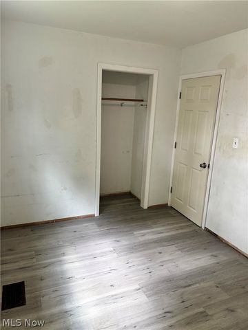227 Westminster Avenue, Youngstown, OH 44515