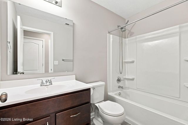 109 Cypress Ct, Mt Washington, KY 40047