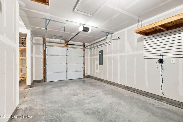 109 Cypress Ct, Mt Washington, KY 40047