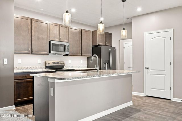 109 Cypress Ct, Mt Washington, KY 40047