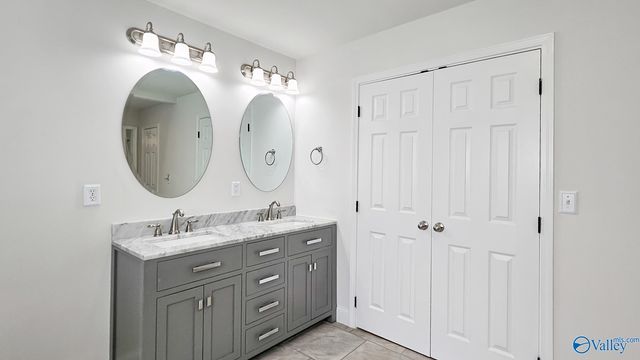 215 Turnbrook Drive SW, Huntsville, AL 35824