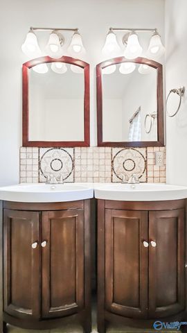 215 Turnbrook Drive SW, Huntsville, AL 35824