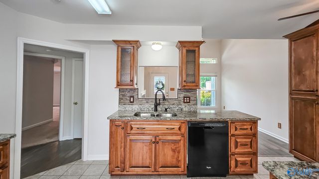 215 Turnbrook Drive SW, Huntsville, AL 35824