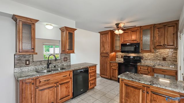 215 Turnbrook Drive SW, Huntsville, AL 35824