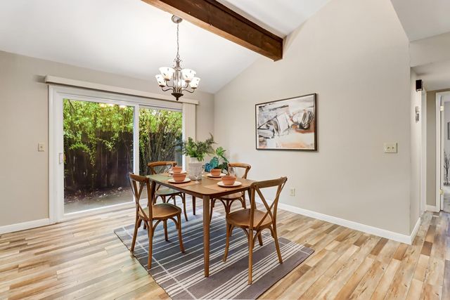 2317 E 8th St, Davis, CA 95618