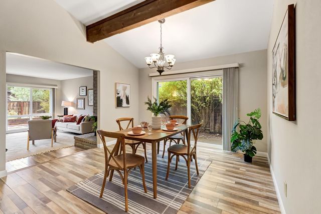 2317 E 8th St, Davis, CA 95618