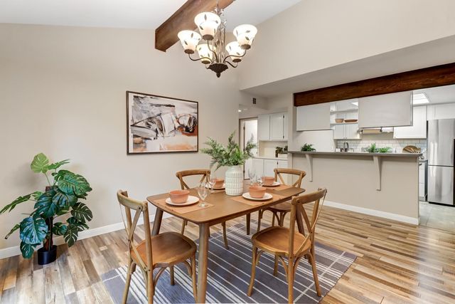 2317 E 8th St, Davis, CA 95618