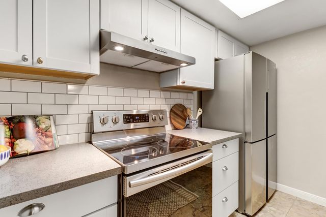 2317 E 8th St, Davis, CA 95618