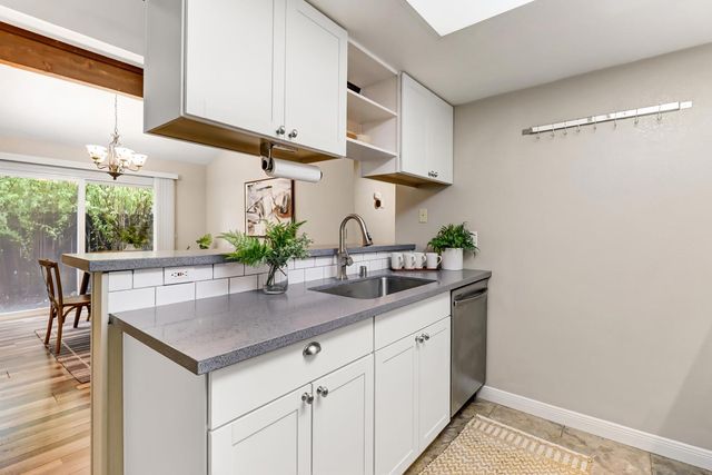 2317 E 8th St, Davis, CA 95618