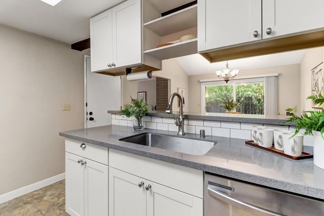 2317 E 8th St, Davis, CA 95618