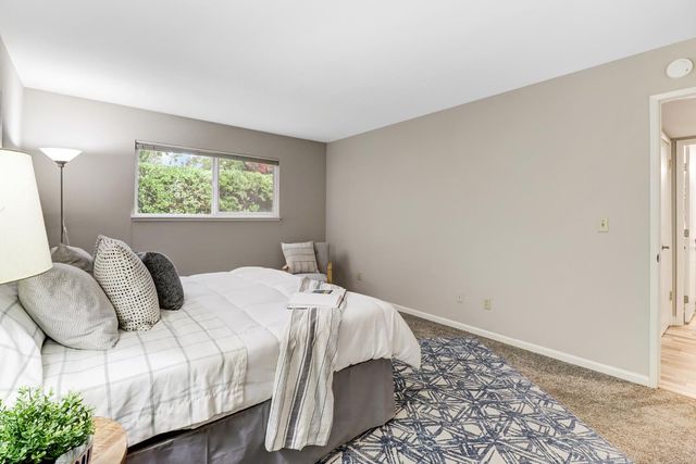 2317 E 8th St, Davis, CA 95618