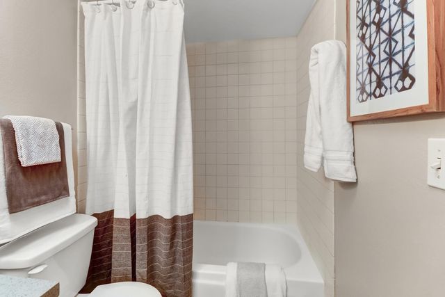 2317 E 8th St, Davis, CA 95618