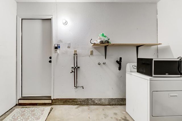 2317 E 8th St, Davis, CA 95618