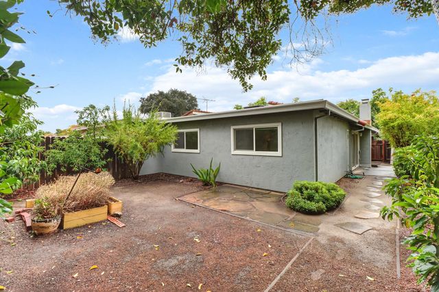 2317 E 8th St, Davis, CA 95618