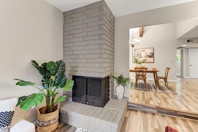 2317 E 8th St, Davis, CA 95618