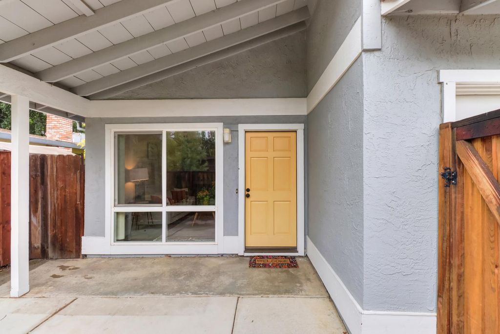 2317 E 8th St, Davis, CA 95618