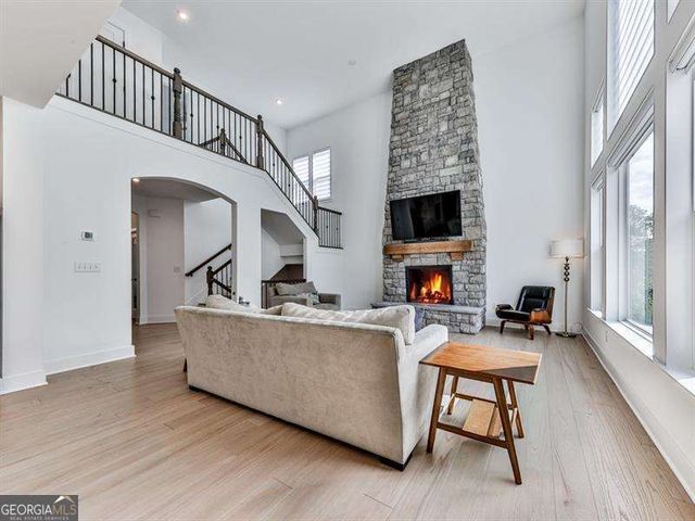 194 Greenbrier Way, Canton, GA 30114