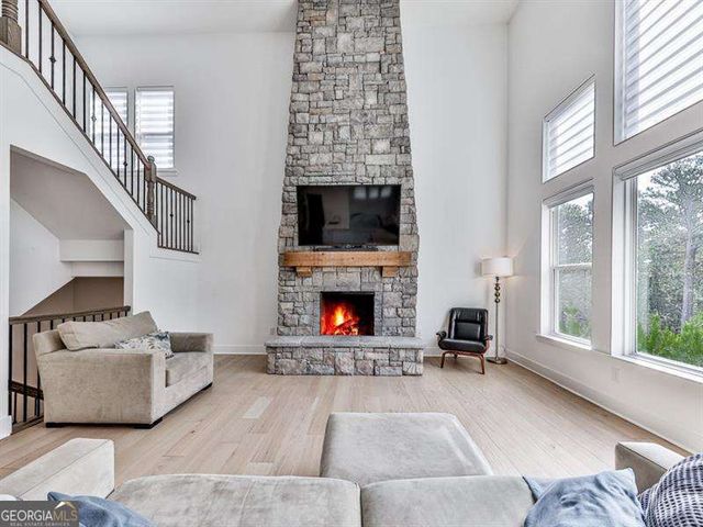 194 Greenbrier Way, Canton, GA 30114