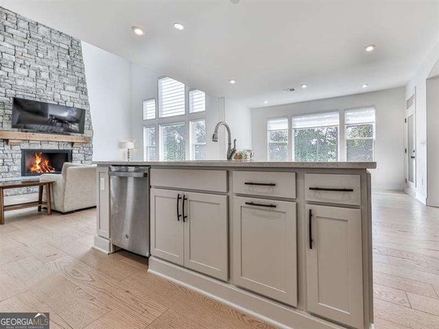 194 Greenbrier Way, Canton, GA 30114