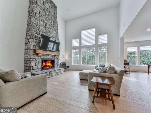 194 Greenbrier Way, Canton, GA 30114