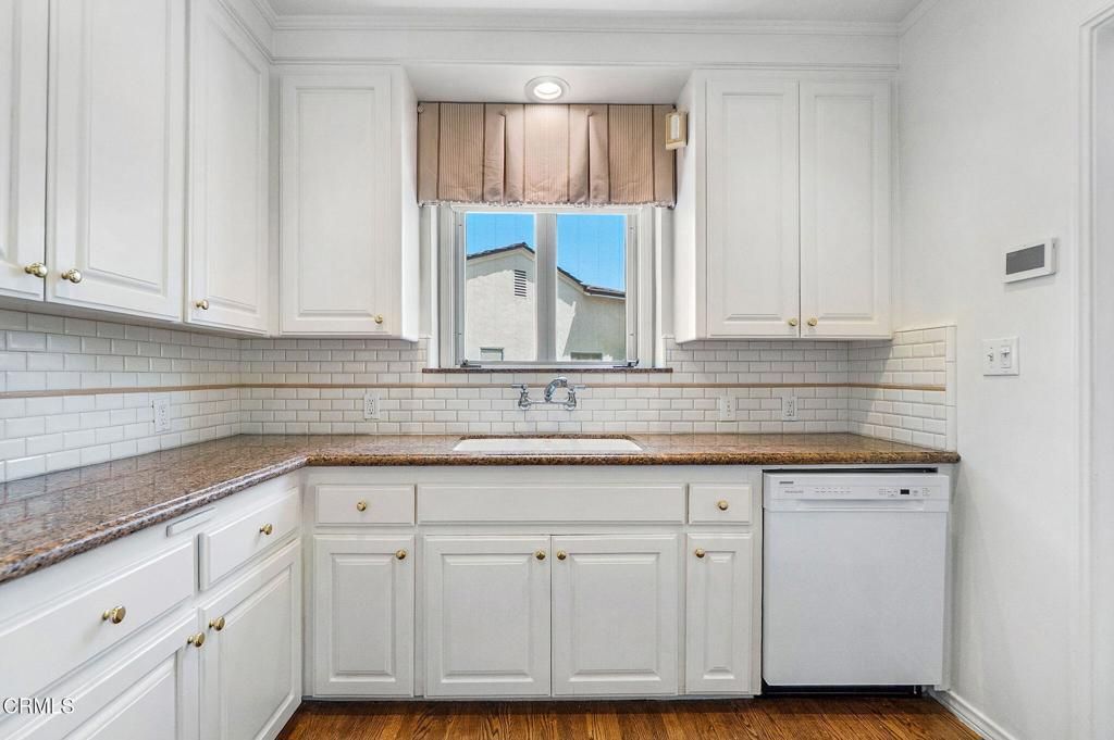 Image 26 of property listing at 2810 Somerset Place, San Marino, CA 91108