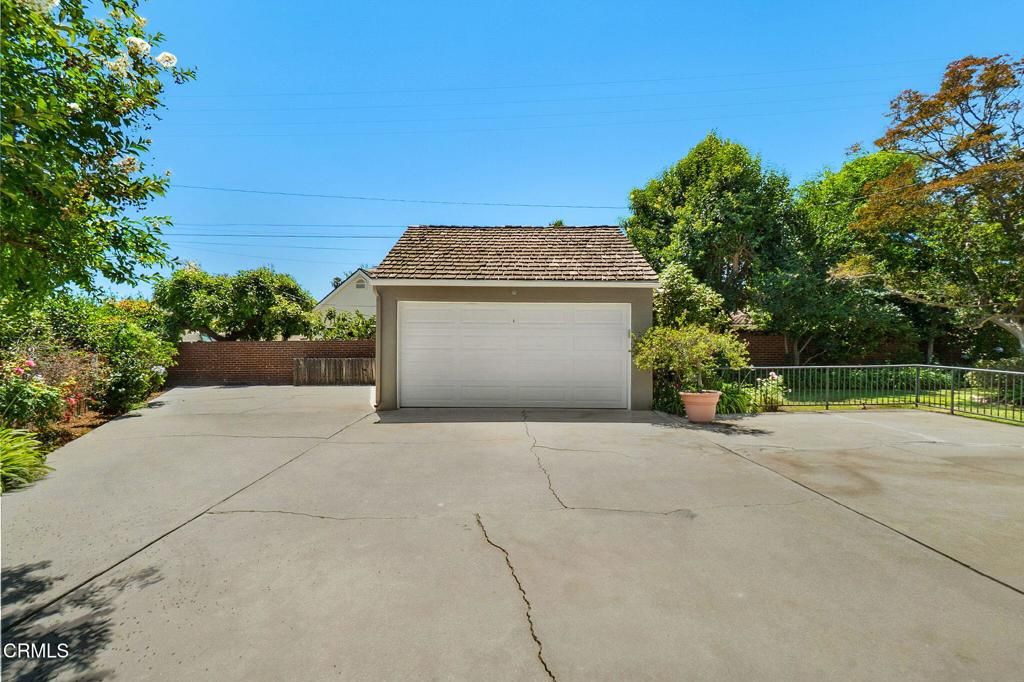 Image 4 of property listing at 2810 Somerset Place, San Marino, CA 91108
