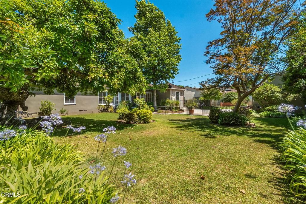 Image 8 of property listing at 2810 Somerset Place, San Marino, CA 91108
