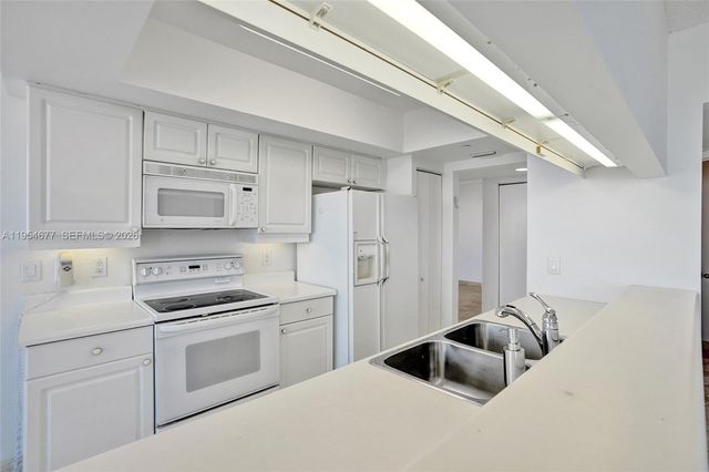 21205 Yacht Club Dr 2310, Aventura, FL 33180