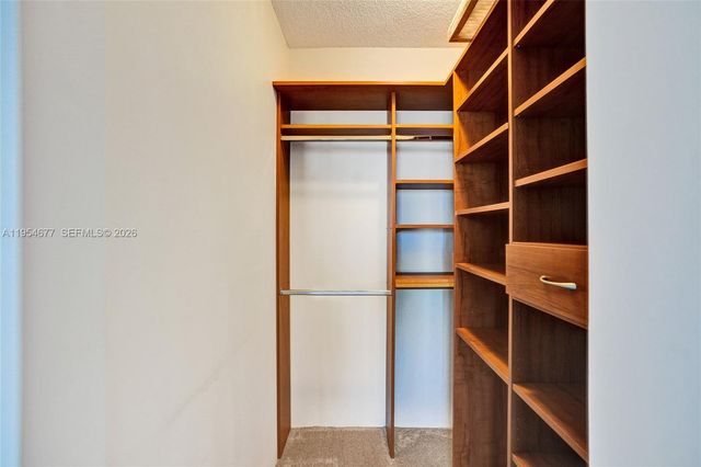 21205 Yacht Club Dr 2310, Aventura, FL 33180