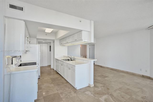 21205 Yacht Club Dr 2310, Aventura, FL 33180