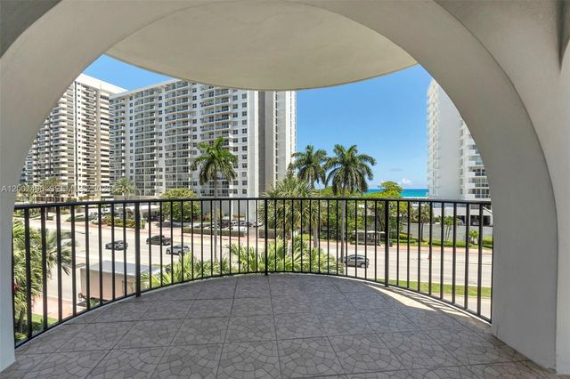 5660 Collins Ave 4B, Miami Beach, FL 33140