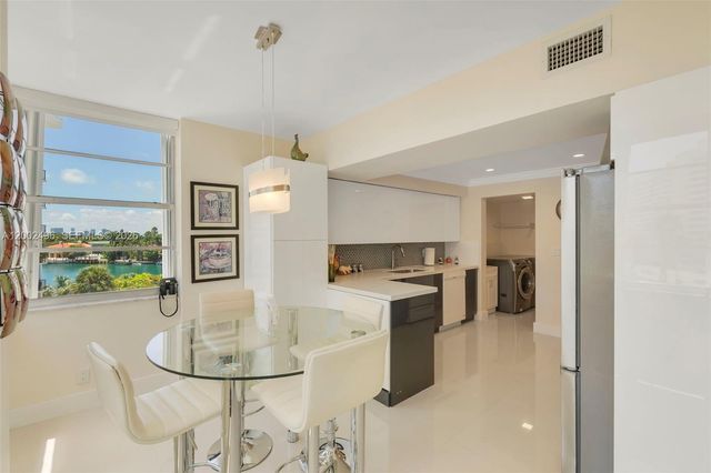 5660 Collins Ave 4B, Miami Beach, FL 33140
