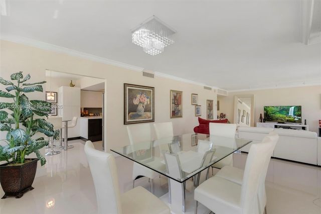 5660 Collins Ave 4B, Miami Beach, FL 33140