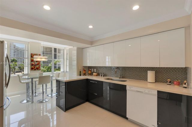 5660 Collins Ave 4B, Miami Beach, FL 33140