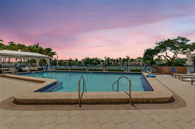 5660 Collins Ave 4B, Miami Beach, FL 33140