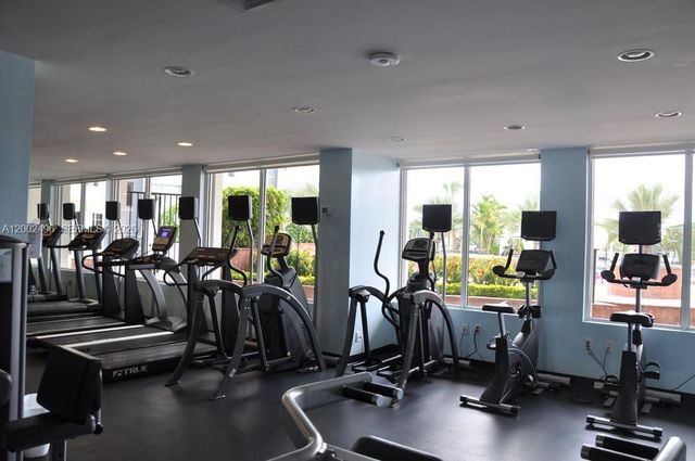 5660 Collins Ave 4B, Miami Beach, FL 33140