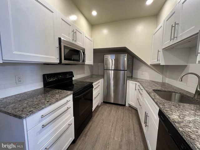 2030 WALNUT ST, Philadelphia, PA 19103